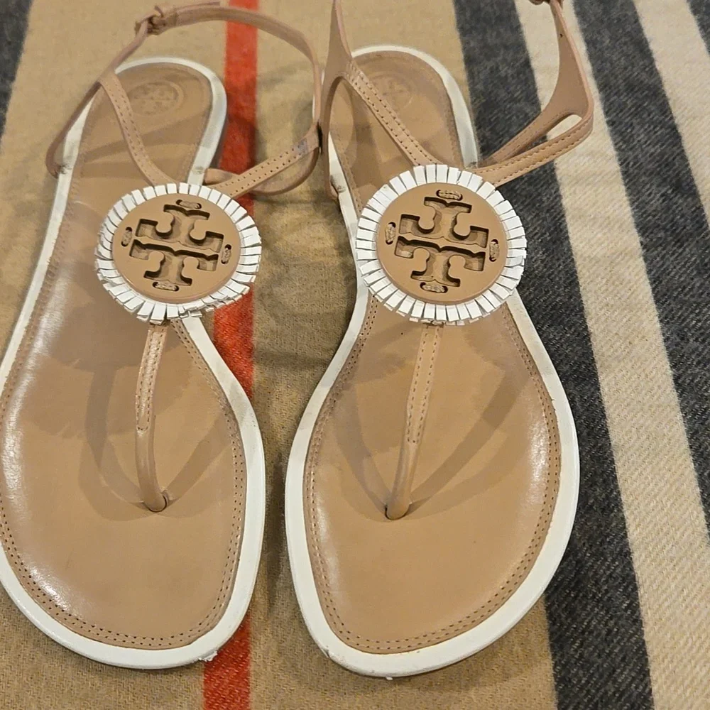 Tory Burch Miller Fringe T Strap Sandal  Sz 10M - Picture 6 of 7